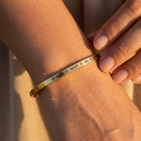 Thumbnail for Geslaagd cadeau — close-up van de details, goud | SKU: 4214557-gold-color