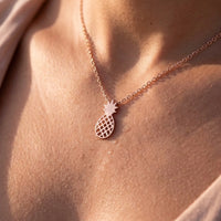 Thumbnail for Ketting met hanger — close-up van de details, rosé goud | SKU: 8050907-rose-gold