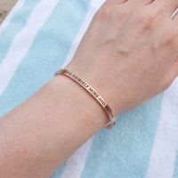 Thumbnail for Bracelet gravé — photo portée, taille réelle, or rose | SKU: lymab-rg