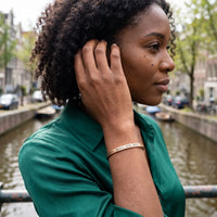 Thumbnail for Bracelet manchette — photo portée, geste du quotidien, or rose | SKU: lbat-rg