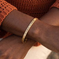 Thumbnail for Bangle — close-up van de details, goud | SKU: nftd-g