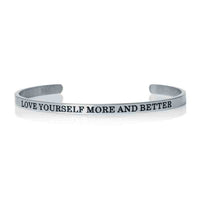 Thumbnail for Bracelet manchette — photo produit sur fond blanc, argent
