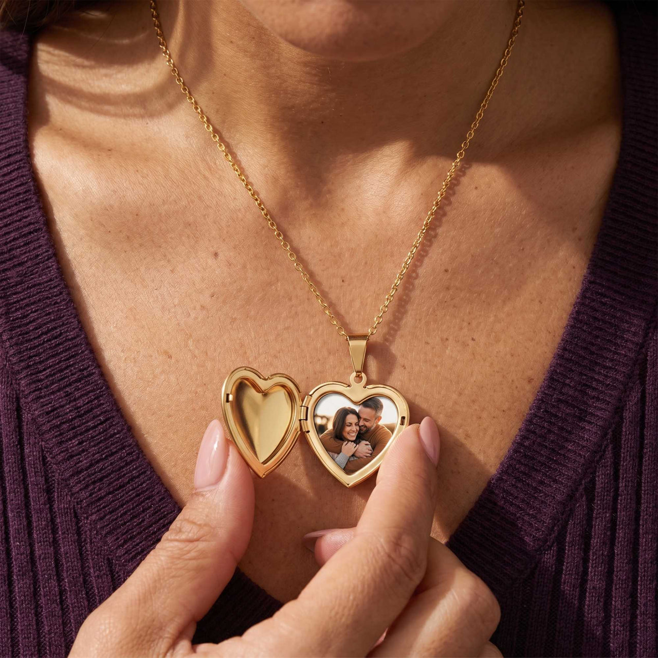 Collier Médaillon Coeur à Volutes