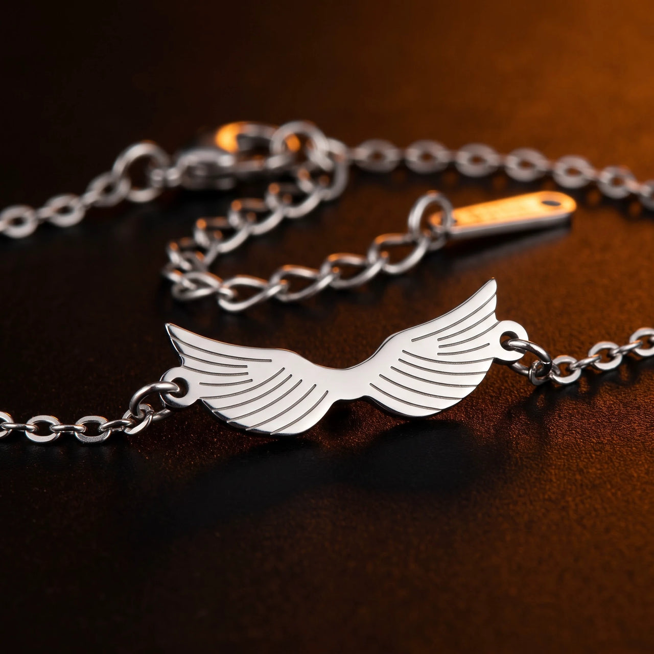 Close-up of the silver bracelet | SKU: 42006-silver