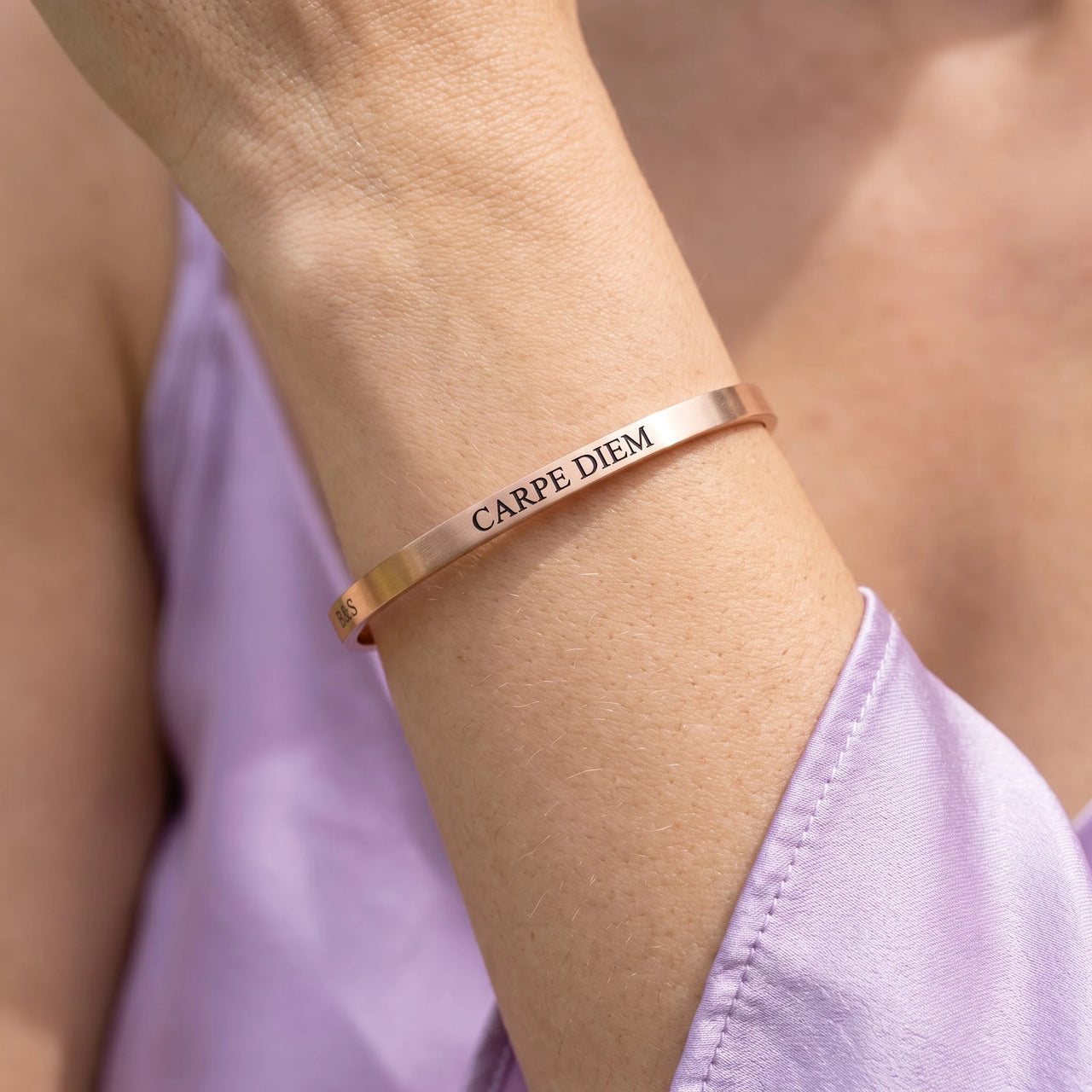 Bangle — close-up van de details, rosé goud | SKU: cp-rg