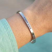 Thumbnail for Carpe diem armband — close-up van de details, zilver | SKU: cp-wg
