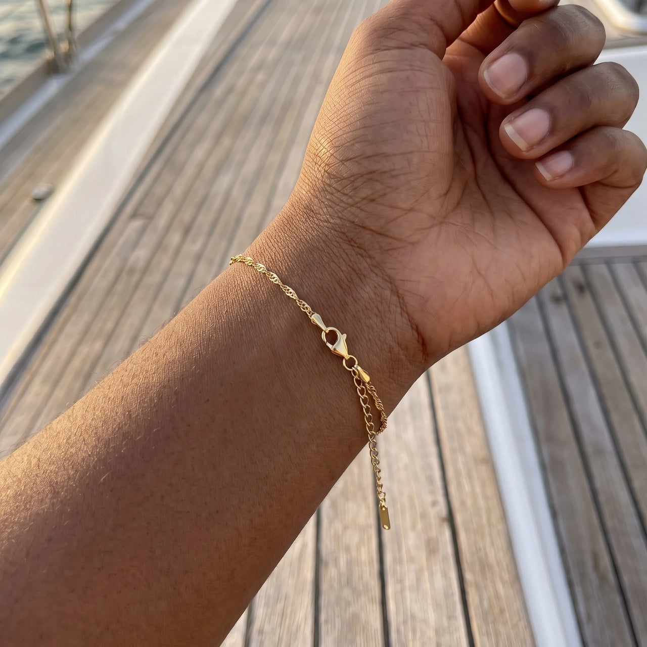 Armbandje — gedragen, echte grootte, goud | SKU: lafinesse