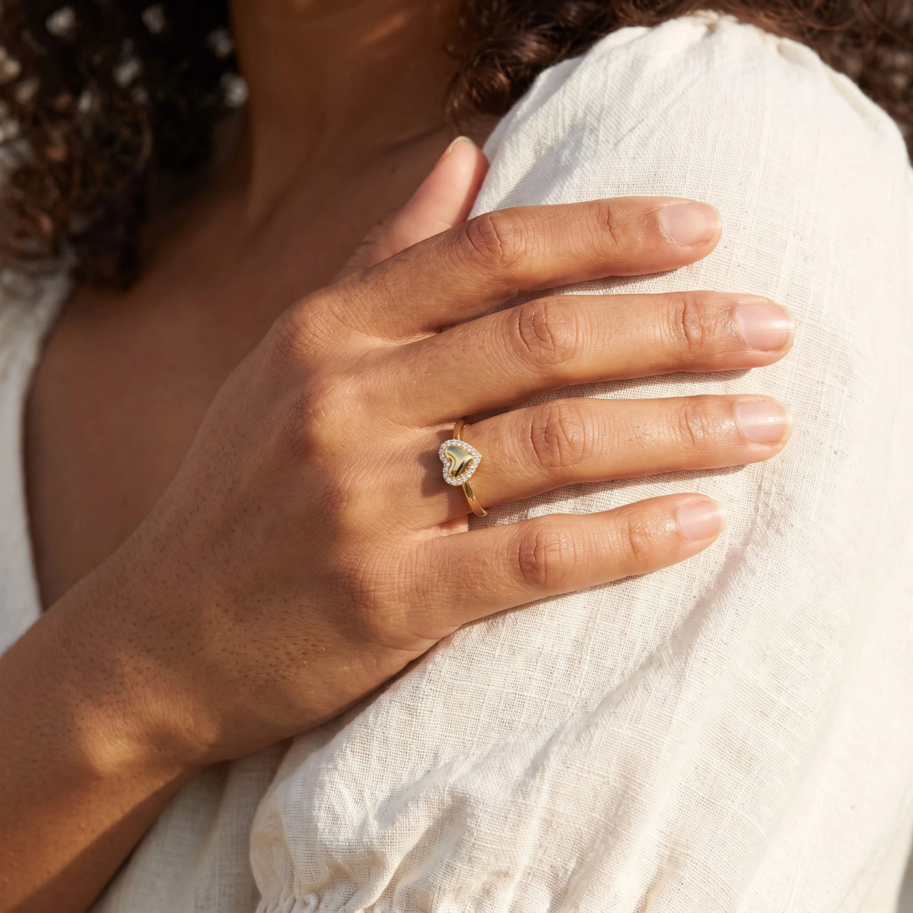 Hart ring — close-up van de details, goud | SKU: lecoeur