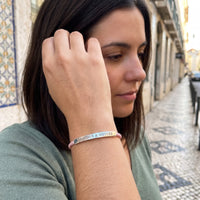 Thumbnail for Bracelet cordon rose — photo portée, geste du quotidien, argent | SKU: lecorail-wg