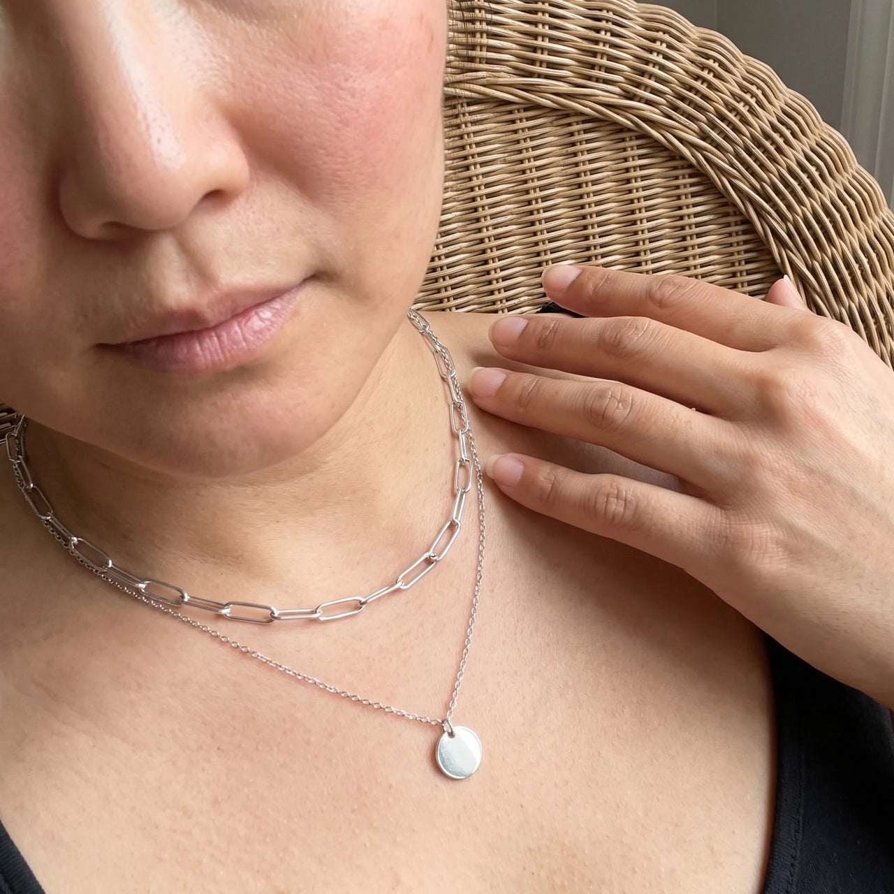 Munt ketting — gedragen, echte grootte, zilver | SKU: le-tendance-wg
