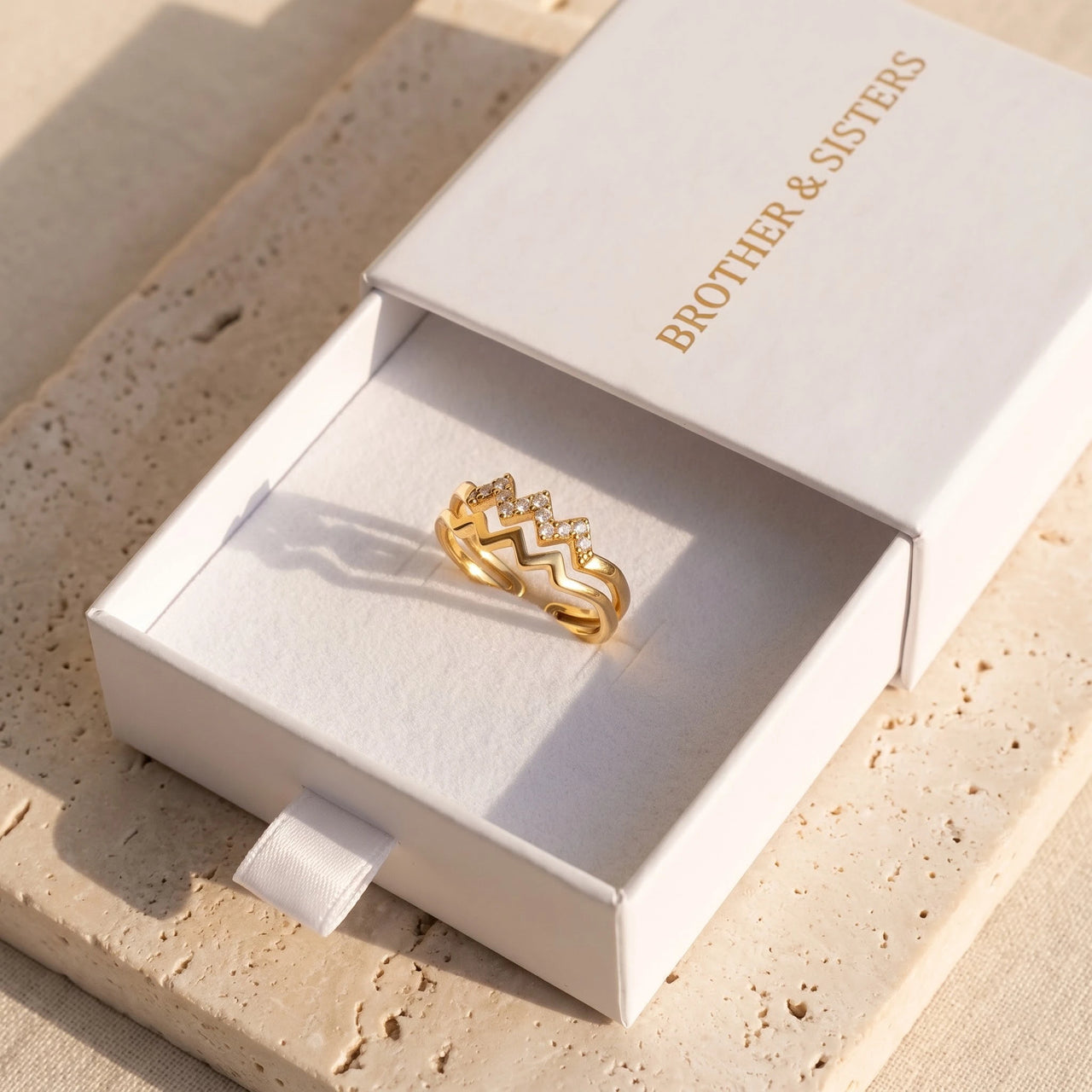 Bague ouverte — dans l'écrin cadeau, or | SKU: lezigzag