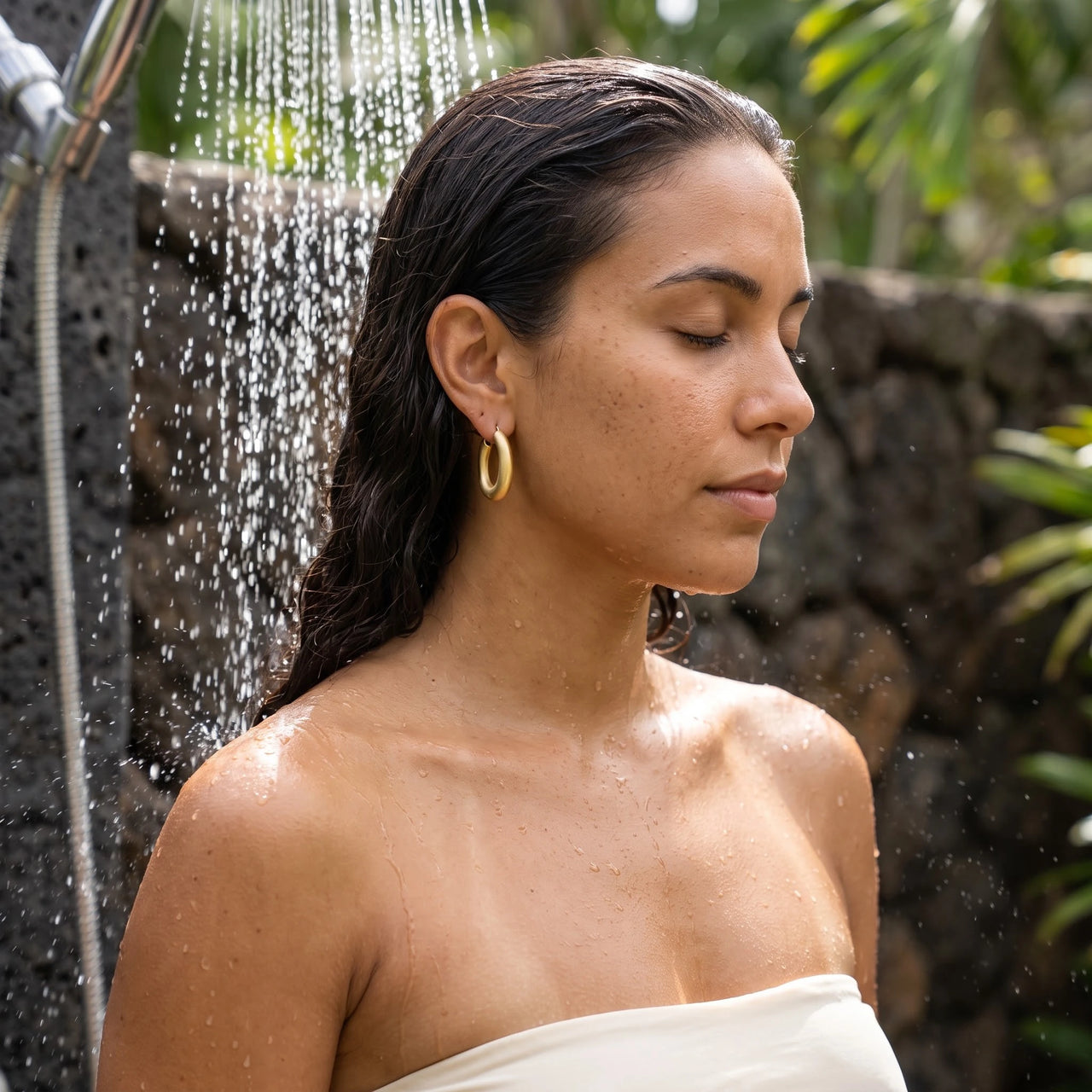 Oorringen — gedragen onder de douche, waterproof, goud | SKU: lesmates