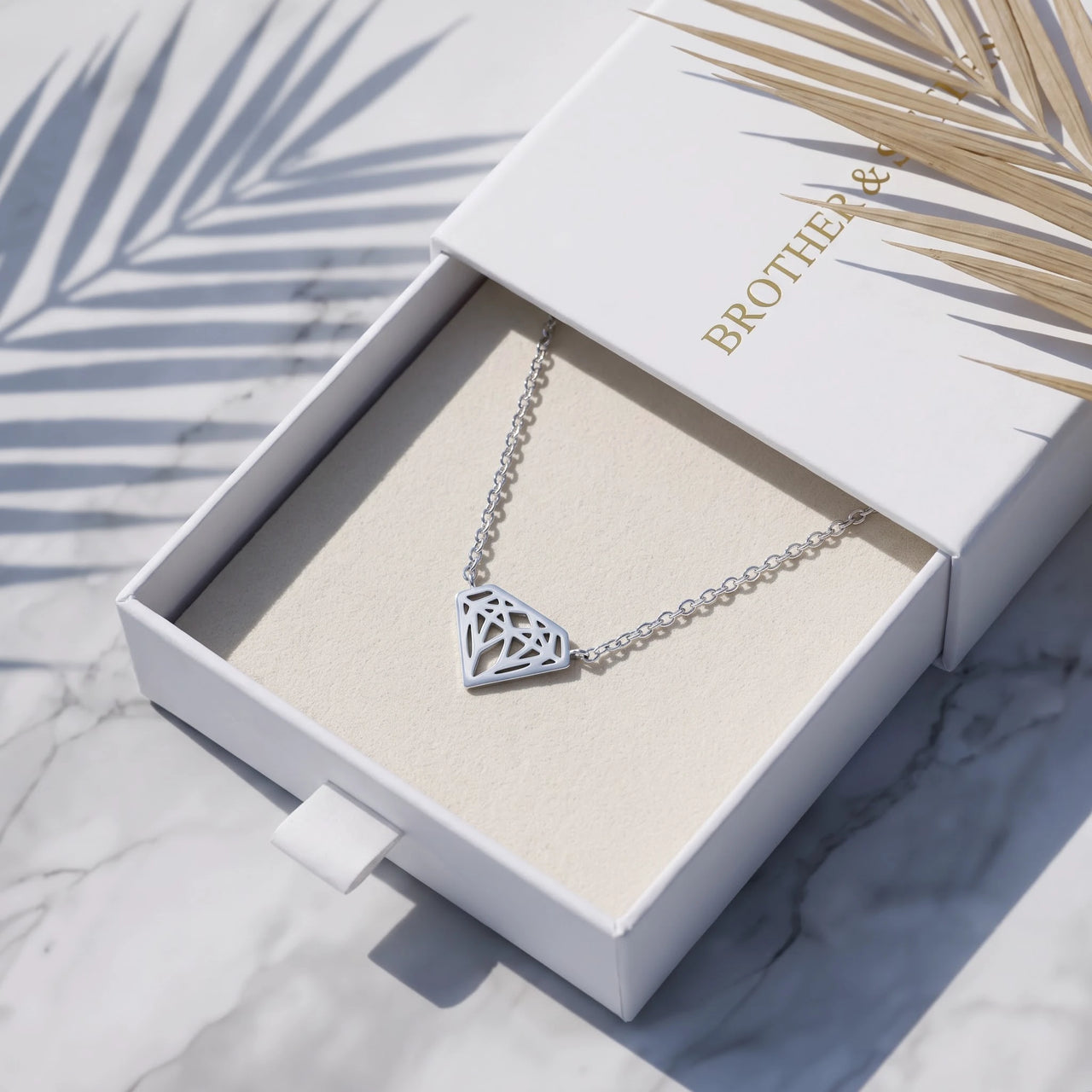Collier géométrique — dans l'écrin cadeau, argent | SKU: 12791388-white-gold