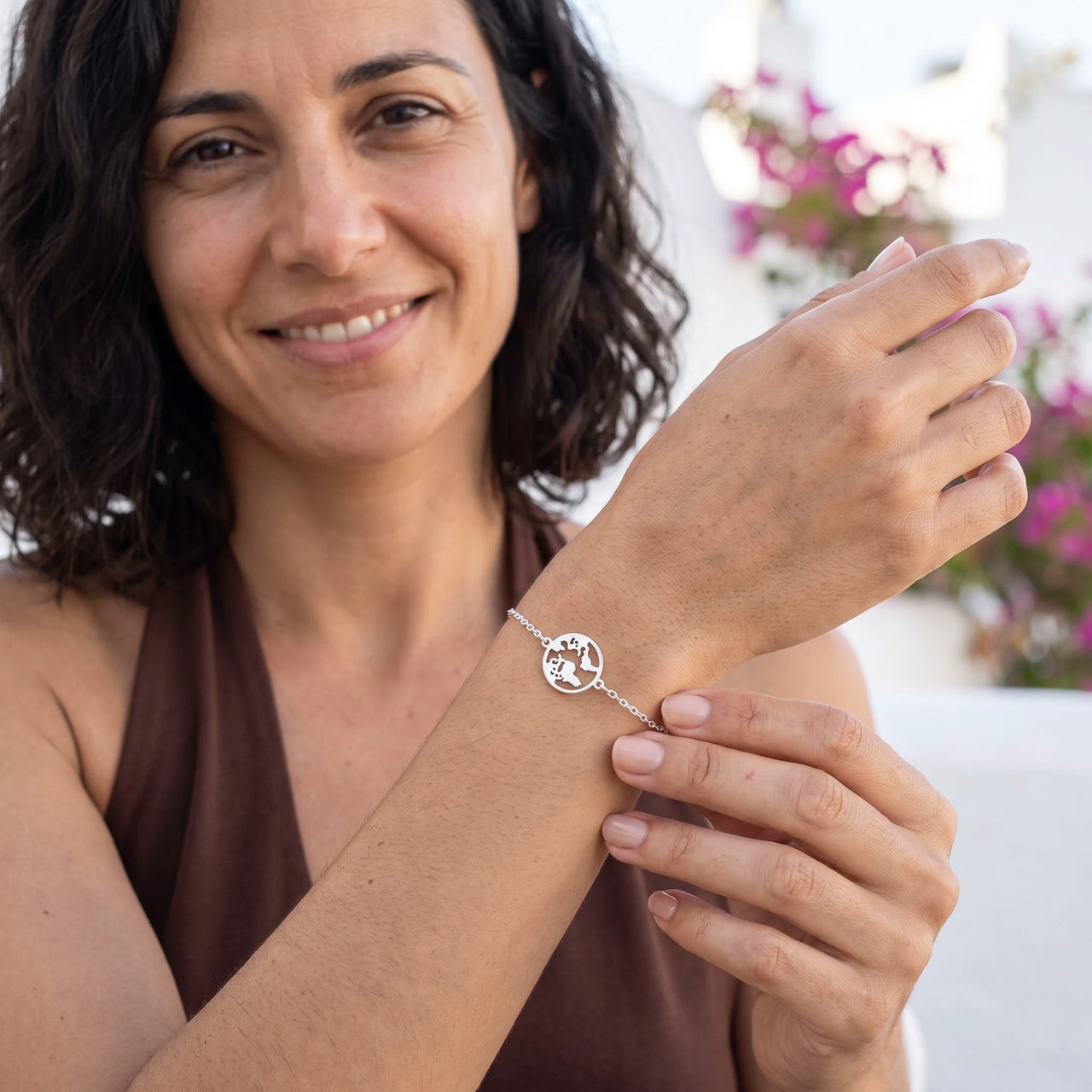 Bracelet voyage — photo portée, geste du quotidien, argent | SKU: 22665062-white-gold