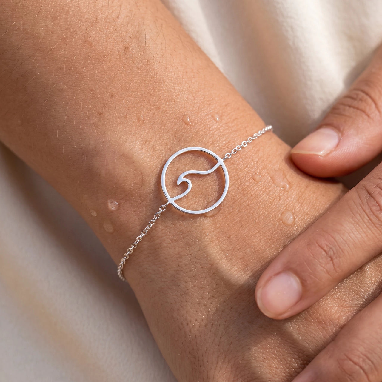 Golf armband — close-up van de details, zilver | SKU: 17429078-white-gold