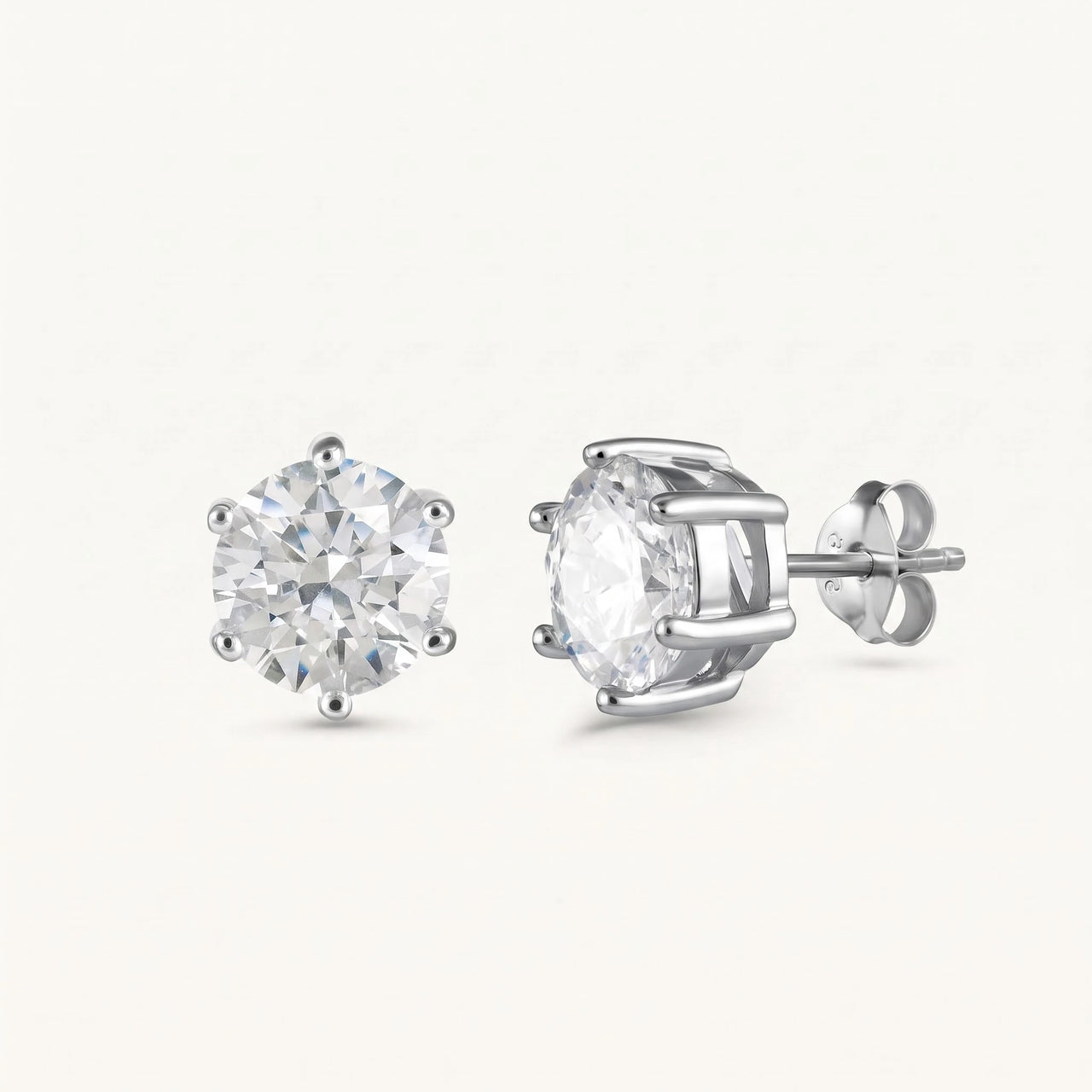 Puces d'oreilles — photo produit sur fond blanc, argent | SKU: 5056659