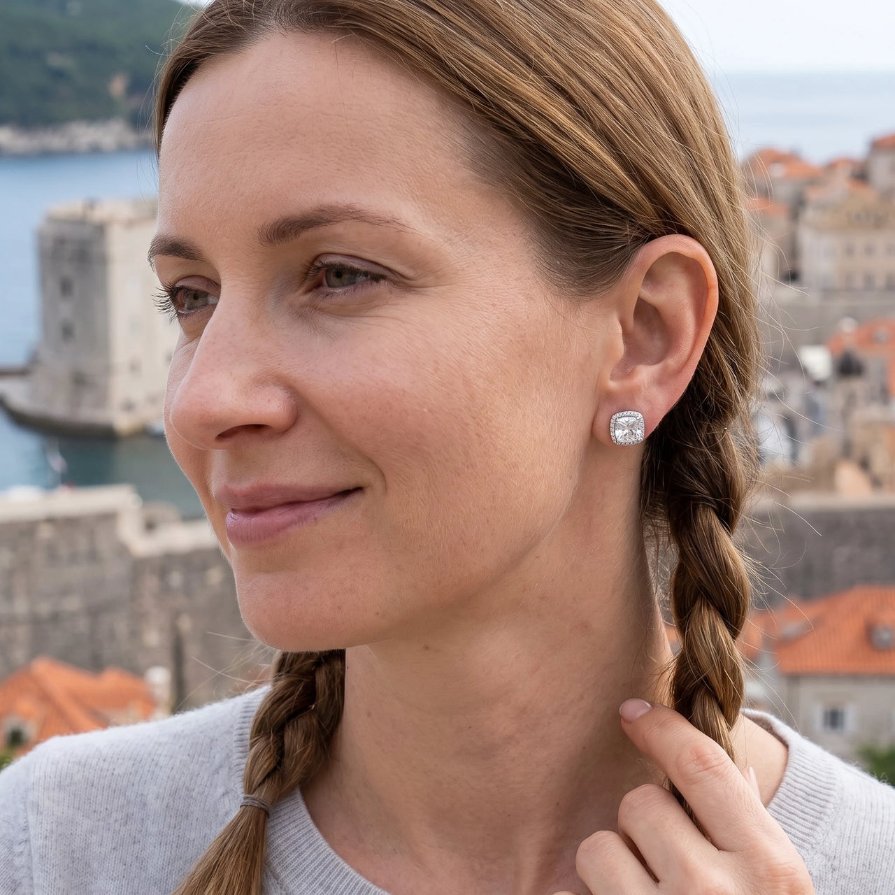 Bruids oorbellen — gedragen op reis, zilver | SKU: 505185-white