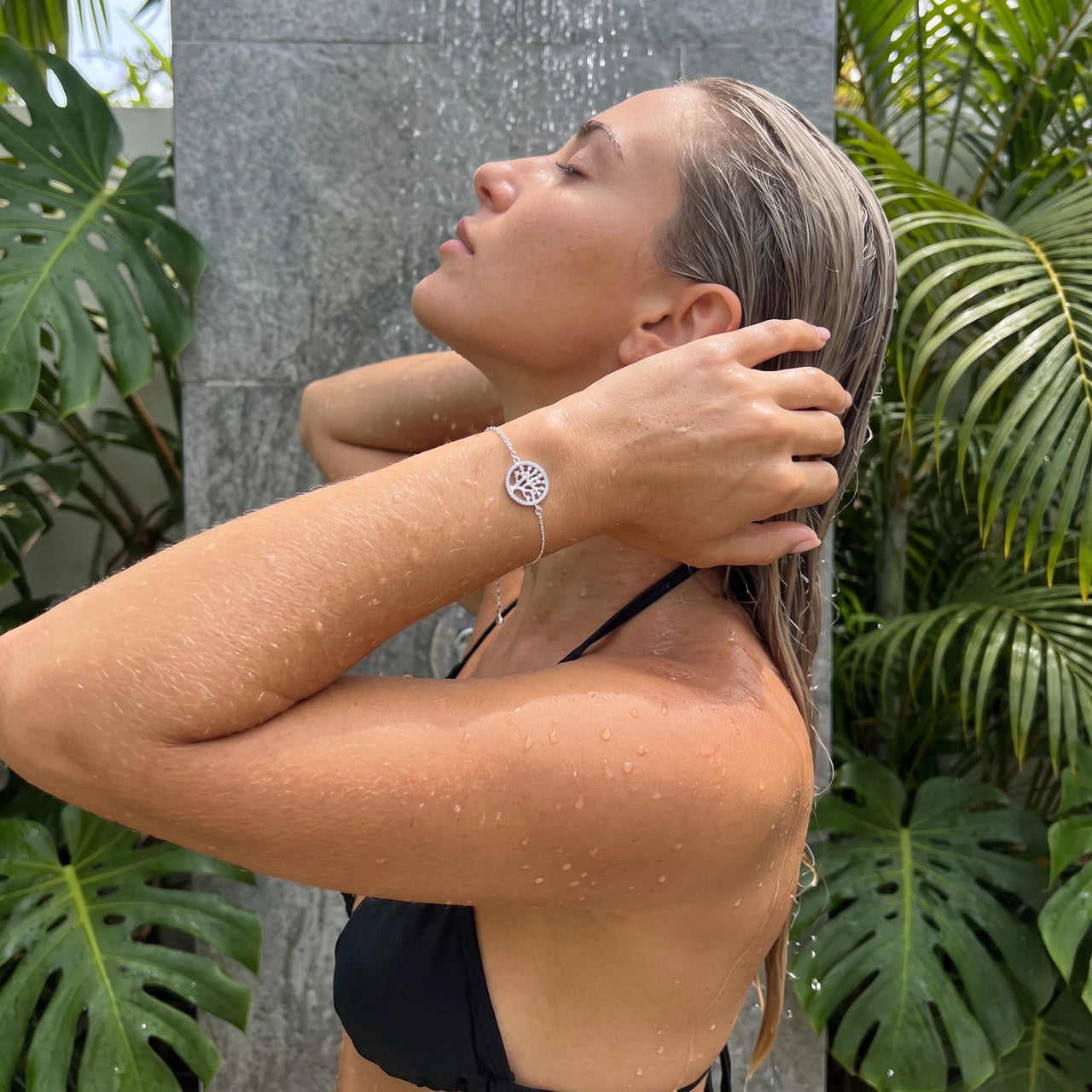 Bracelet arbre de vie — photo portée sous la douche, waterproof, argent | SKU: 18963309-white-gold